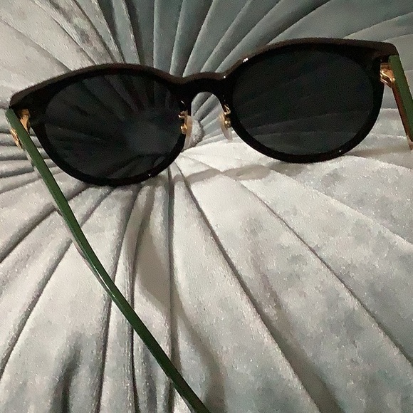 Gucci sunglasses - Picture 3 of 5